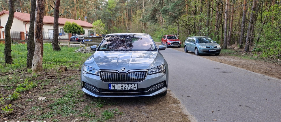 Skoda Superb cena 125000 przebieg: 62000, rok produkcji 2020 z Warszawa małe 106